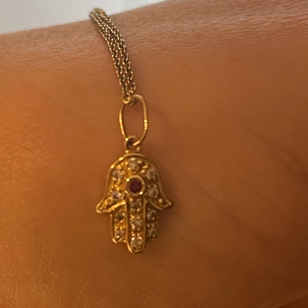 Sydney Evans Hamsa necklace